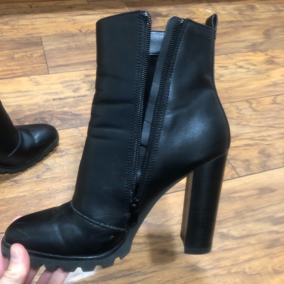Size 7, Aldo, Black Heeled Booties - Picture 3 of 4